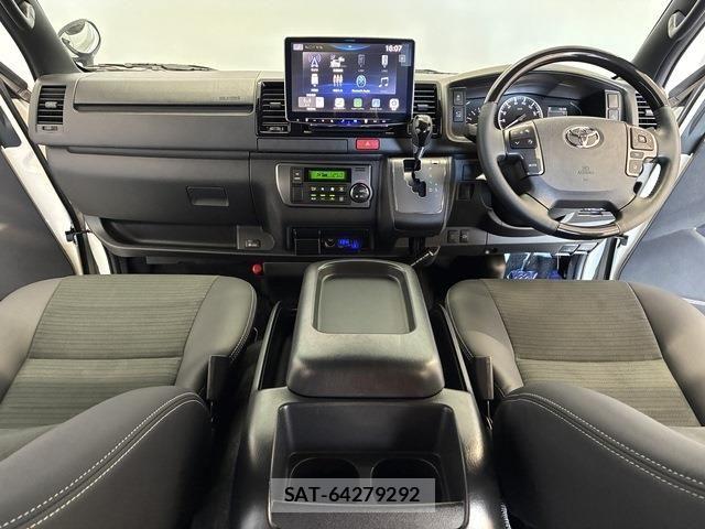 Toyota HIACE VAN 2025-12 8746397-1