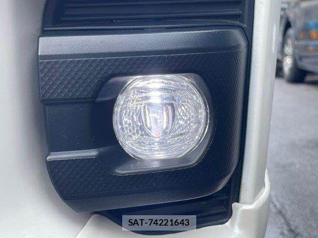 Toyota HIACE VAN 2024-06 8746411-14