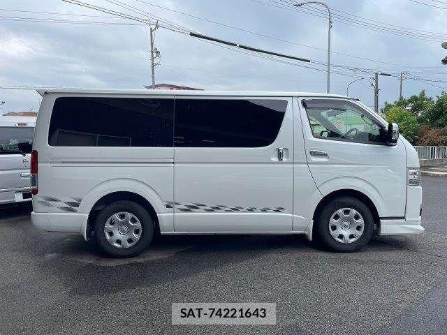Toyota HIACE VAN 2024-06 8746411-18