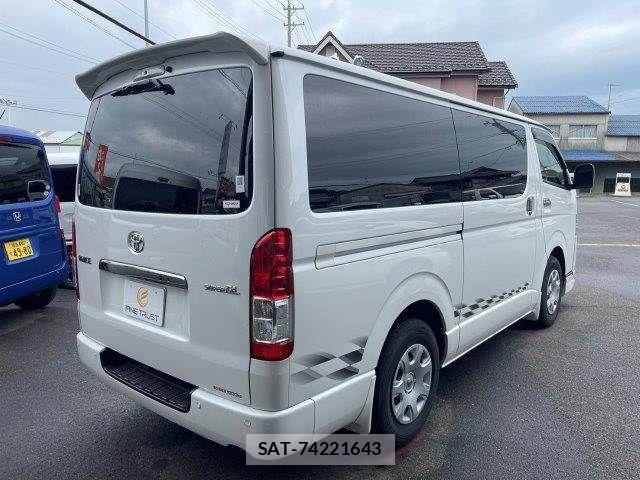 Toyota HIACE VAN 2024-06 8746411-19