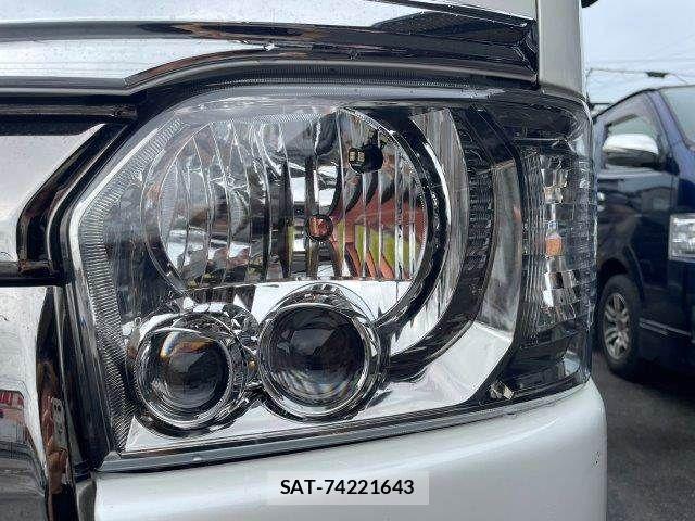 Toyota HIACE VAN 2024-06 8746411-23