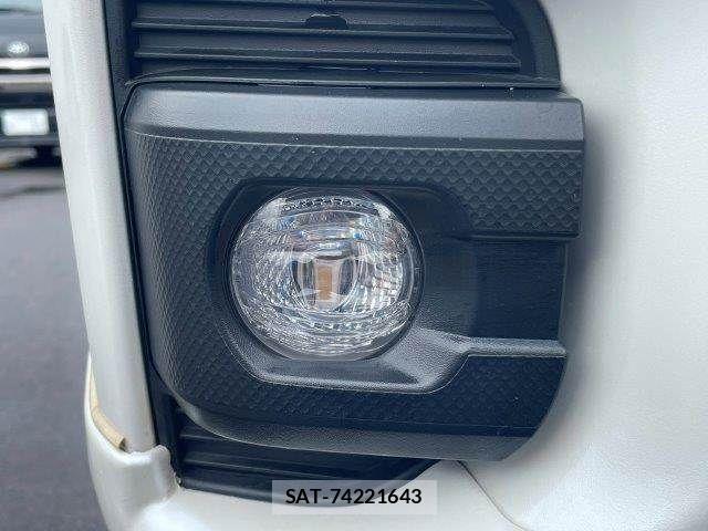 Toyota HIACE VAN 2024-06 8746411-26
