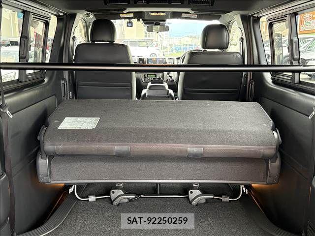 Toyota HIACE VAN 2023-05 8746419-9