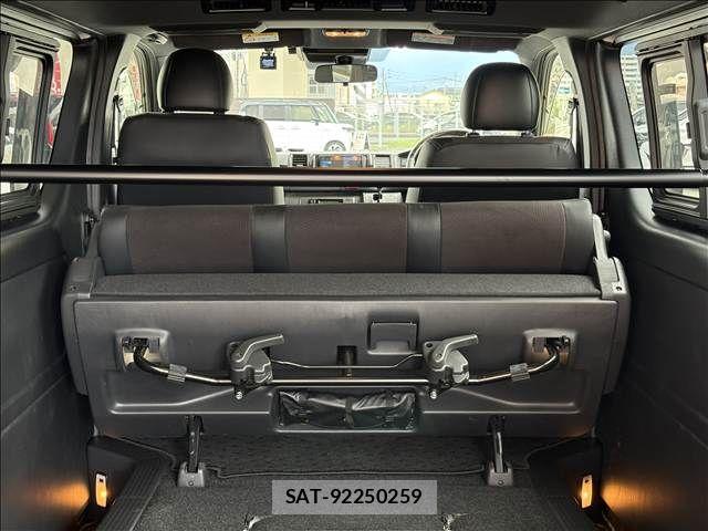 Toyota HIACE VAN 2023-05 8746419-10