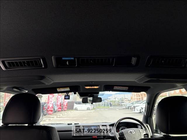 Toyota HIACE VAN 2023-05 8746419-19
