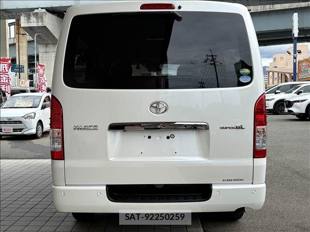Toyota HIACE VAN 2023-05 8746419-2