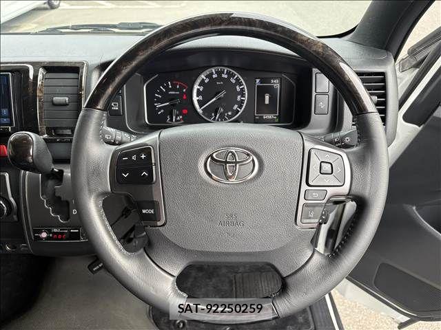 Toyota HIACE VAN 2023-05 8746419-29