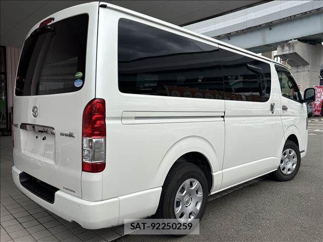 Toyota HIACE VAN 2023-05 8746419-3