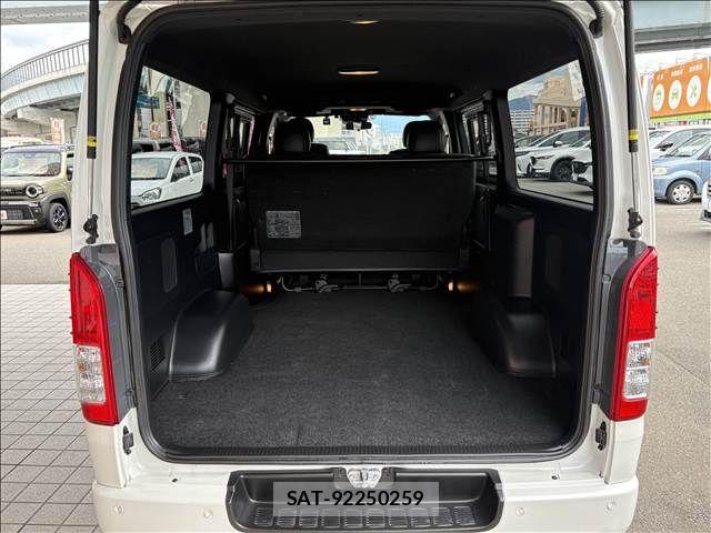 Toyota HIACE VAN 2023-05 8746419-5