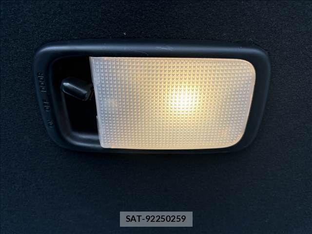 Toyota HIACE VAN 2023-05 8746419-7