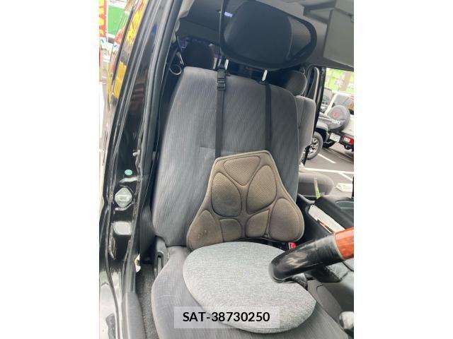 Toyota HIACE VAN 2012-05 8746434-13