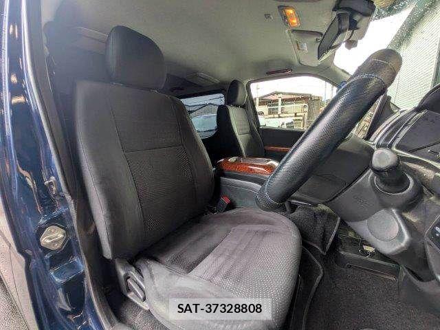 Toyota HIACE VAN 2018-07 8746429-10
