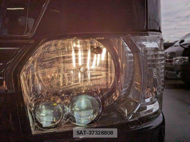 Toyota HIACE VAN 2018-07 8746429-14