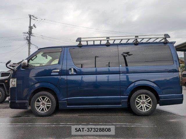 Toyota HIACE VAN 2018-07 8746429-23