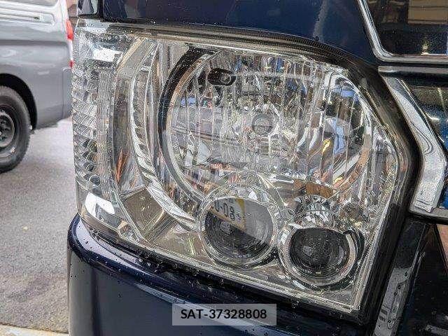 Toyota HIACE VAN 2018-07 8746429-25
