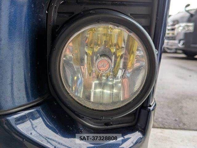 Toyota HIACE VAN 2018-07 8746429-26