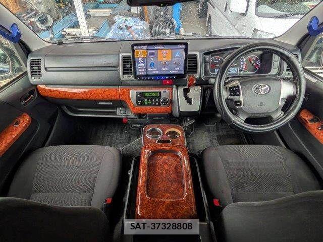Toyota HIACE VAN 2018-07 8746429-2