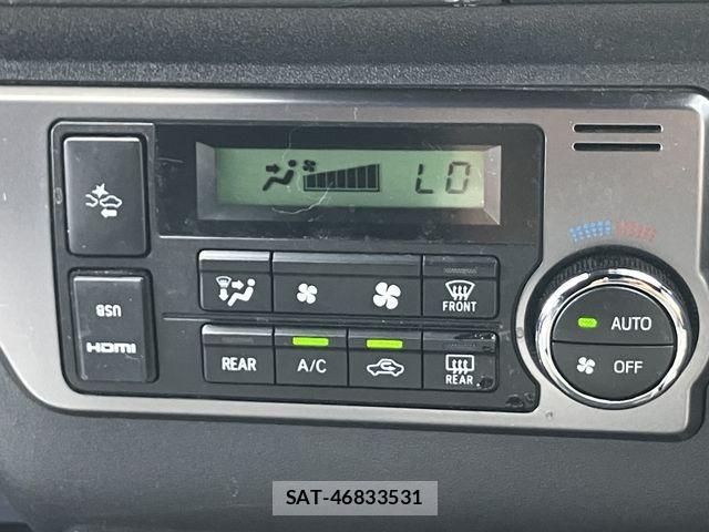 Toyota HIACE VAN 2021-09 8746408-18