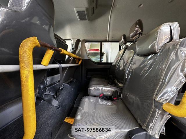 Toyota HIACE VAN 2012-08 8746432-11