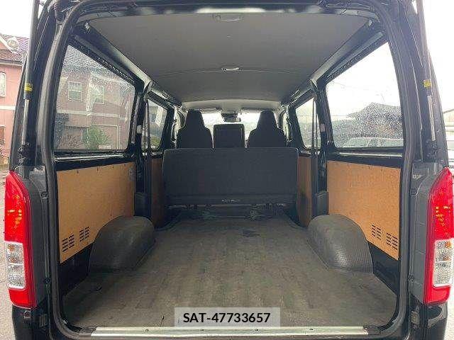 Toyota HIACE VAN 2021-08 8746422-11