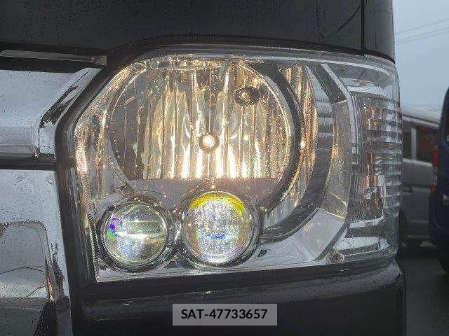 Toyota HIACE VAN 2021-08 8746422-14