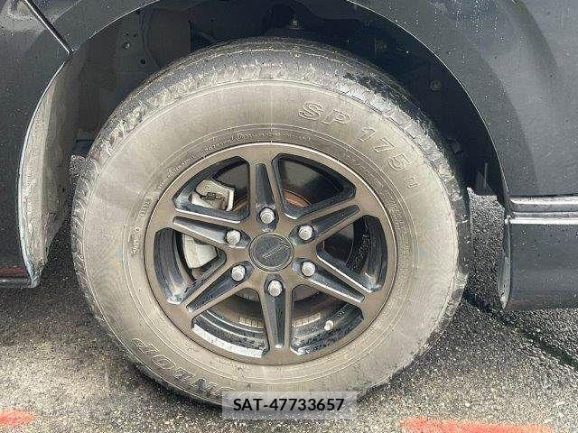 Toyota HIACE VAN 2021-08 8746422-16
