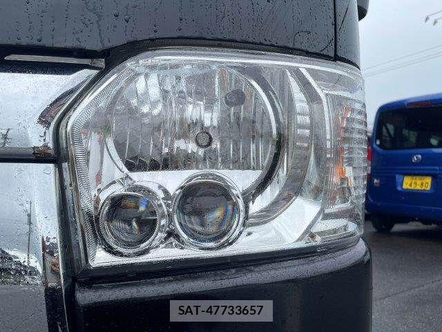 Toyota HIACE VAN 2021-08 8746422-24