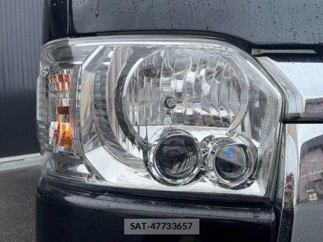 Toyota HIACE VAN 2021-08 8746422-25