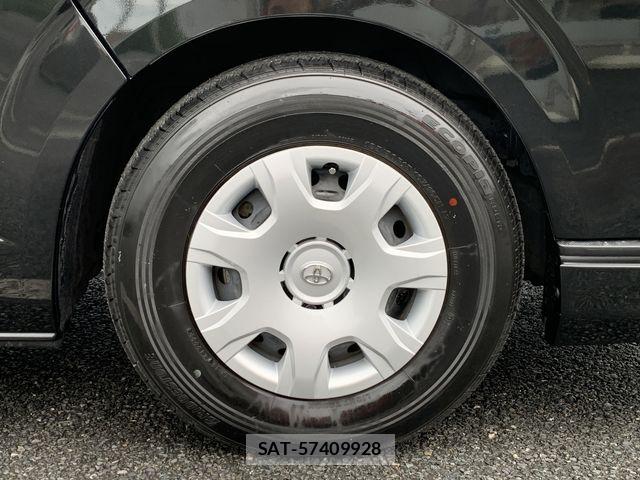 Toyota HIACE VAN 2023-06 8746424-11