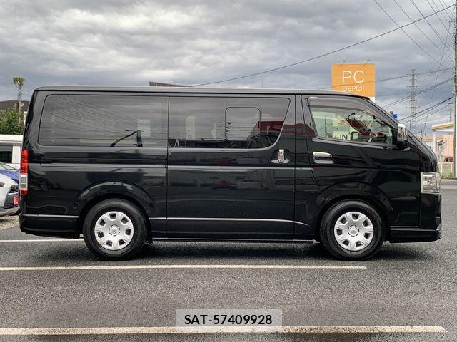 Toyota HIACE VAN 2023-06 8746424-12