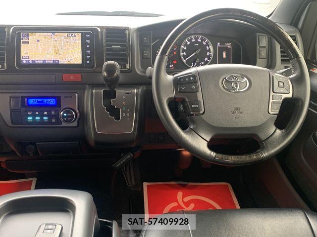 Toyota HIACE VAN 2023-06 8746424-16
