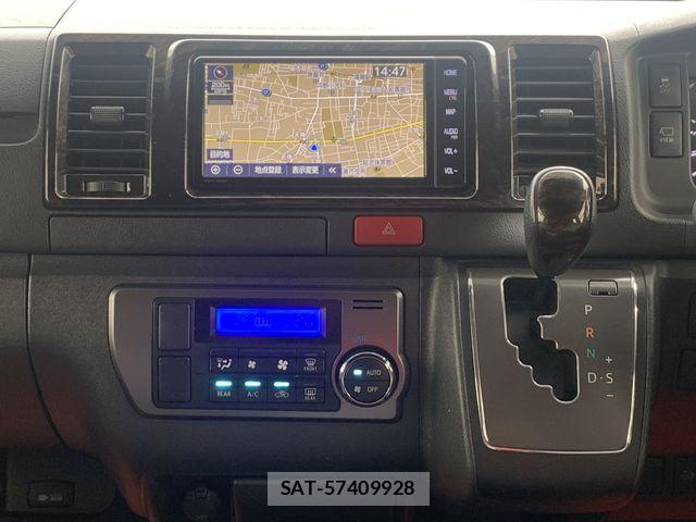 Toyota HIACE VAN 2023-06 8746424-17