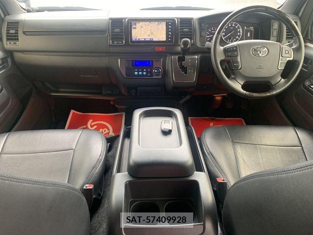 Toyota HIACE VAN 2023-06 8746424-1