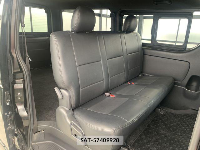Toyota HIACE VAN 2023-06 8746424-22