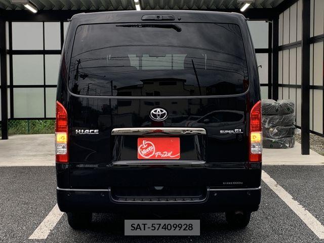 Toyota HIACE VAN 2023-06 8746424-8