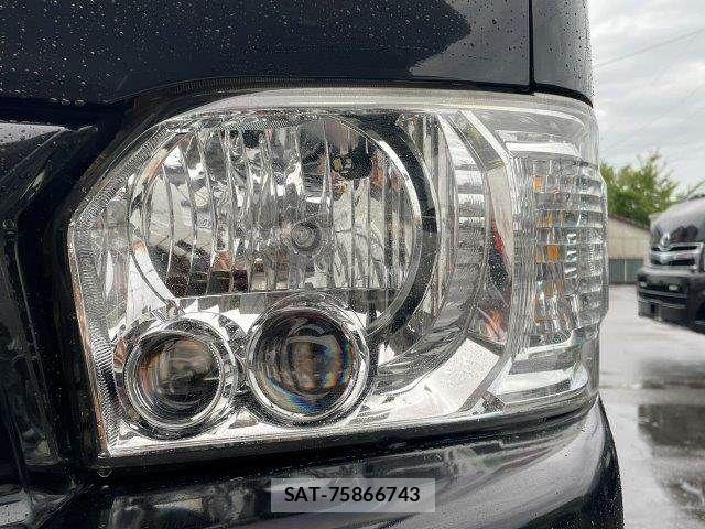 Toyota HIACE VAN 2009-12 8746433-18