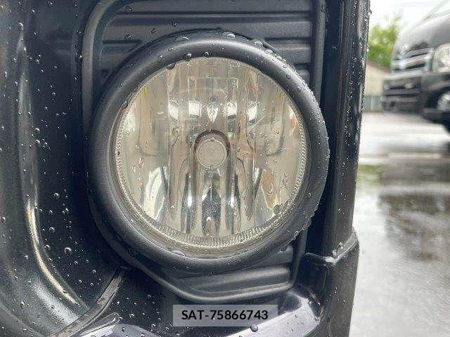 Toyota HIACE VAN 2009-12 8746433-20