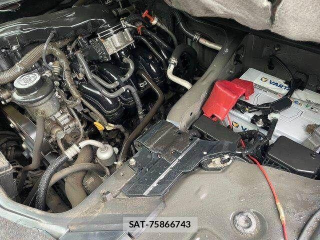 Toyota HIACE VAN 2009-12 8746433-29