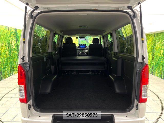 Toyota HIACE VAN 2025-11 8746410-9