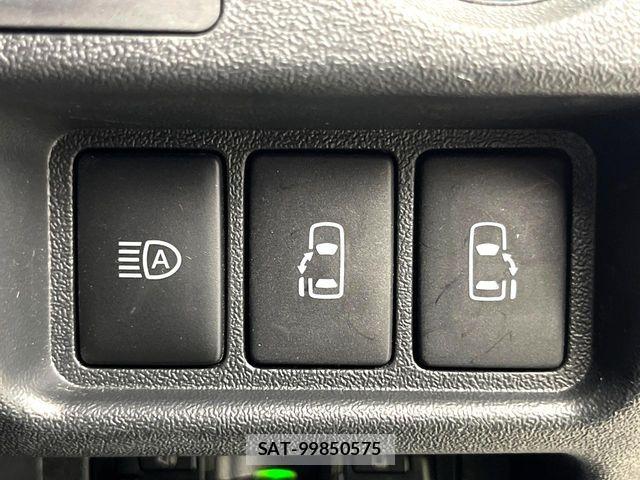 Toyota HIACE VAN 2025-11 8746410-4