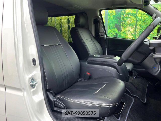 Toyota HIACE VAN 2025-11 8746410-7