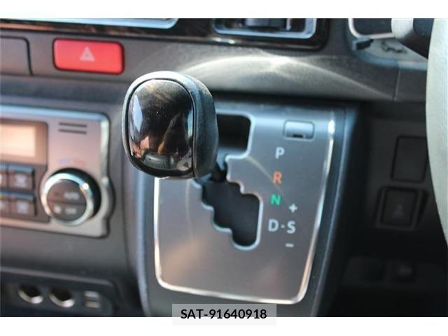 Toyota HIACE VAN 2023-12 8746420-16
