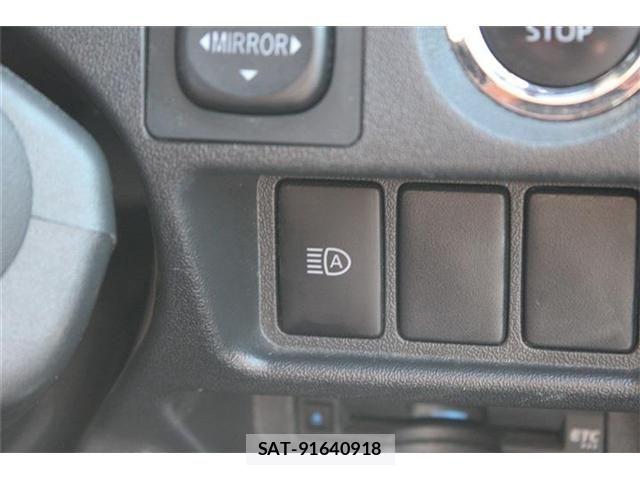 Toyota HIACE VAN 2023-12 8746420-19