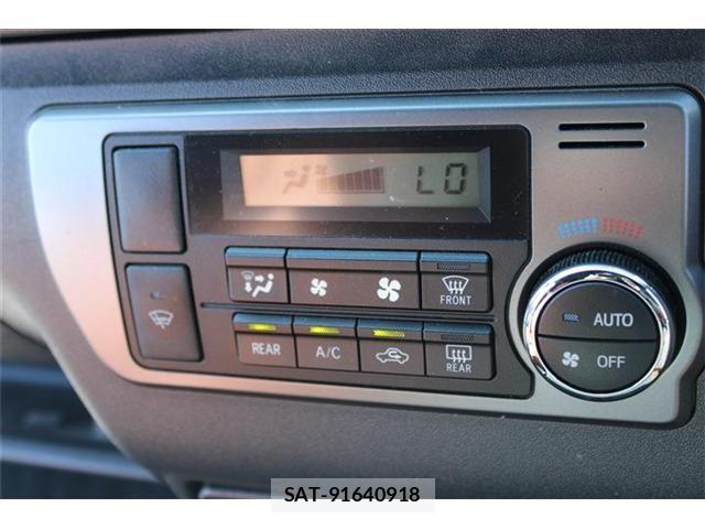 Toyota HIACE VAN 2023-12 8746420-21