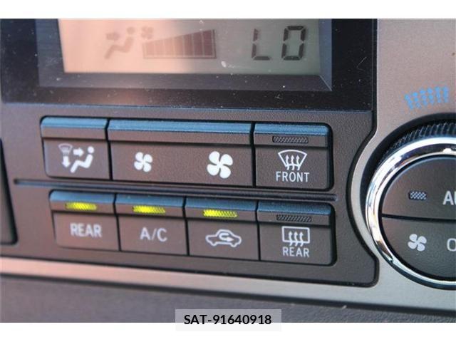 Toyota HIACE VAN 2023-12 8746420-23