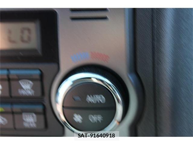 Toyota HIACE VAN 2023-12 8746420-24
