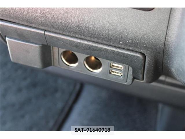 Toyota HIACE VAN 2023-12 8746420-4