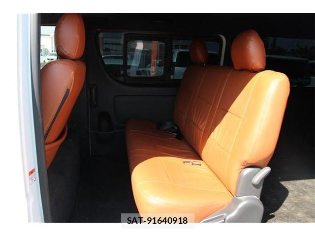 Toyota HIACE VAN 2023-12 8746420-7