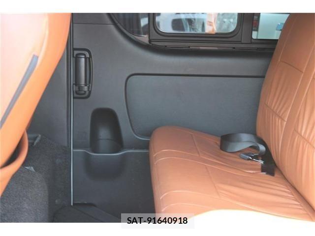 Toyota HIACE VAN 2023-12 8746420-8