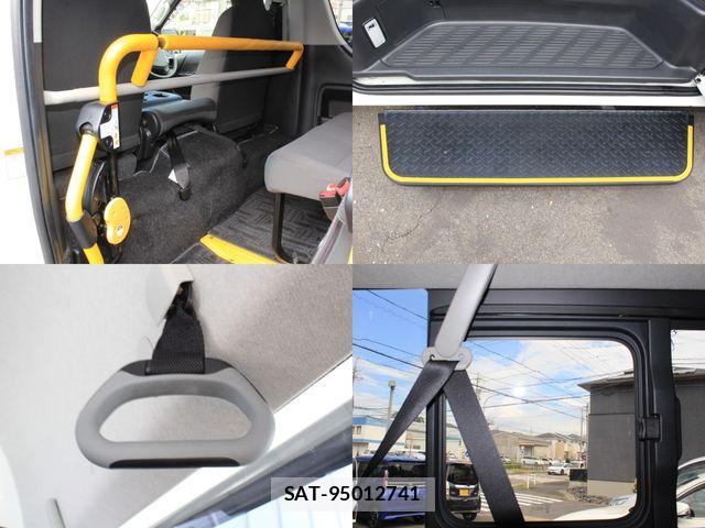 Toyota HIACE VAN 2022-02 8746413-9